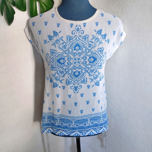 Vince Camuto Side Tie Medallion Blouse Top - Picture 2 of 7